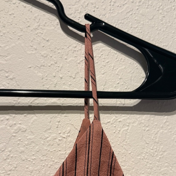 Express Striped V-Neck Camisole - Rust Pink Black Blouse Top Casual Chic Summer - Picture 3 of 4